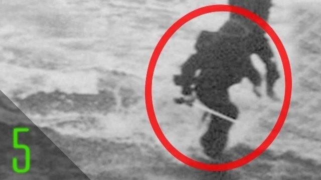 Οι 5 πιο ανεξήγητες ιστορικές φωτογραφίες από τον Β’ΠΠ [Βίντεο]